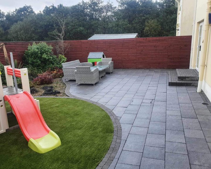 Garden patio and edging cleaned